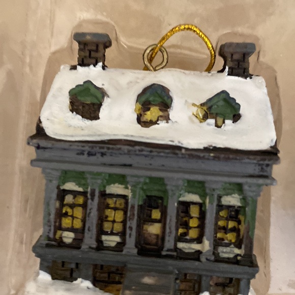 Currier and Ives 6 piece Christmas ornament set - Picture 8 of 12